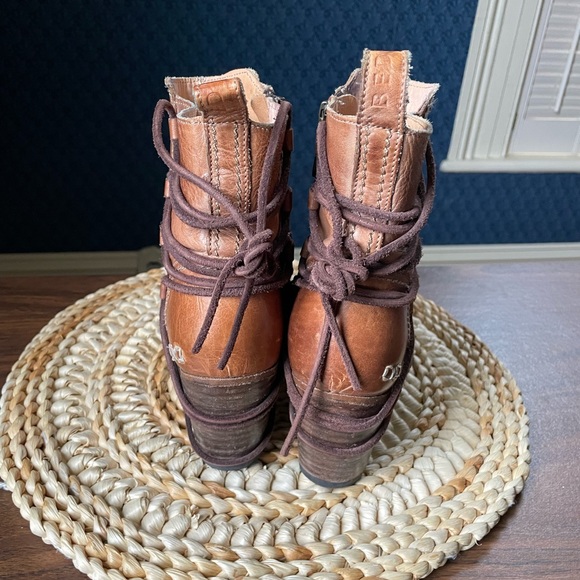 Bedstu Blaire Boots Women’s Size 9 Neutral Leather Bikercore Fall Brown Heel - Picture 5 of 9